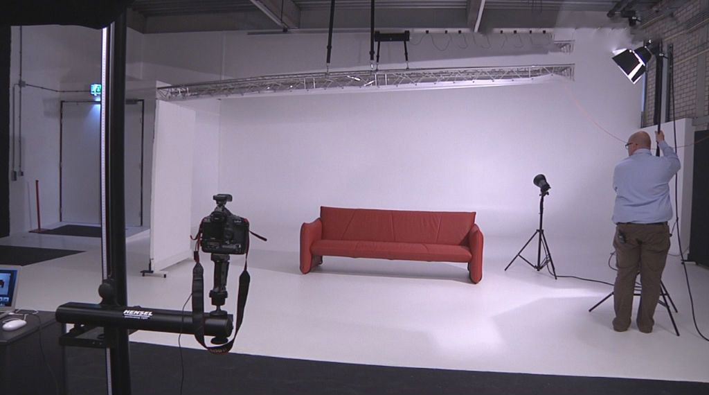 Studiowand Limbowand Leolux Fotoreportage rote Couch 2